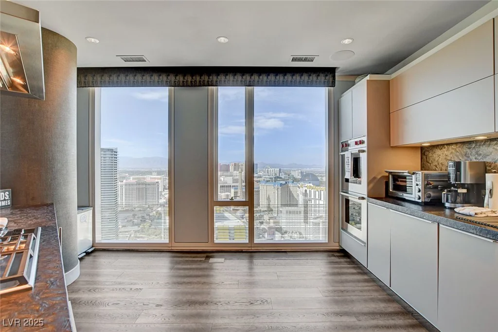 3750 LAS VEGAS BL, Las Vegas, NV 89158