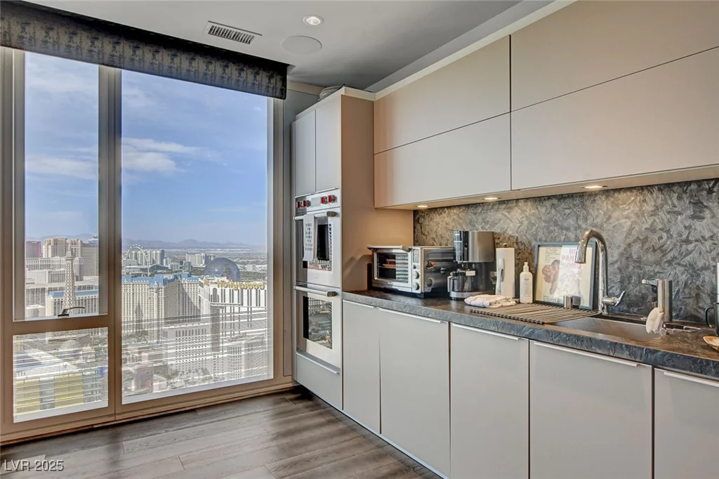 3750 LAS VEGAS BL, Las Vegas, NV 89158