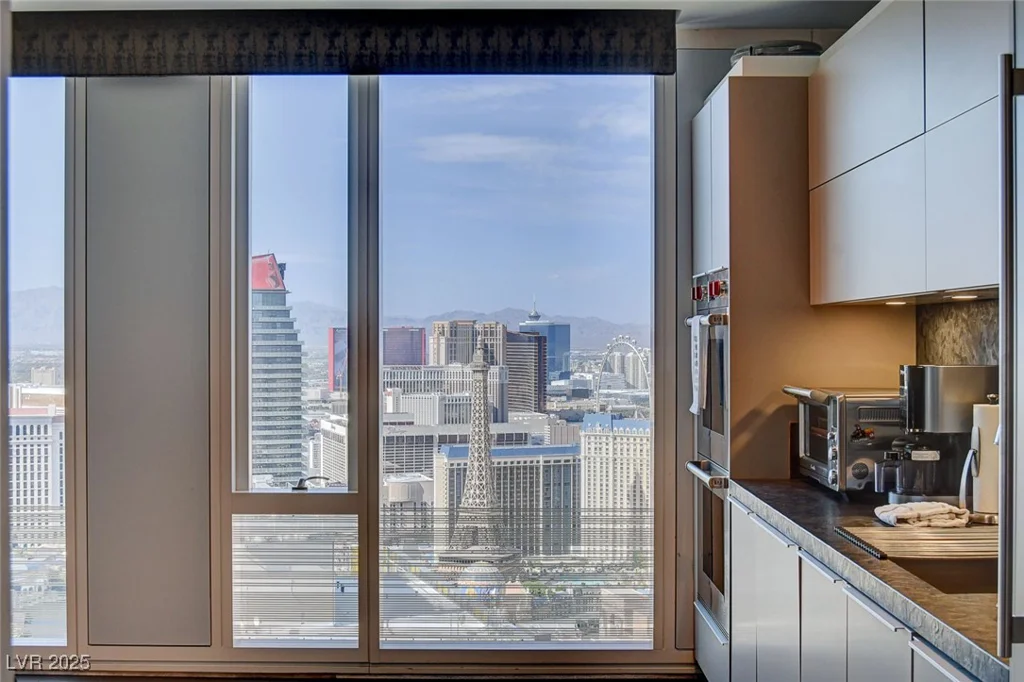 3750 LAS VEGAS BL, Las Vegas, NV 89158