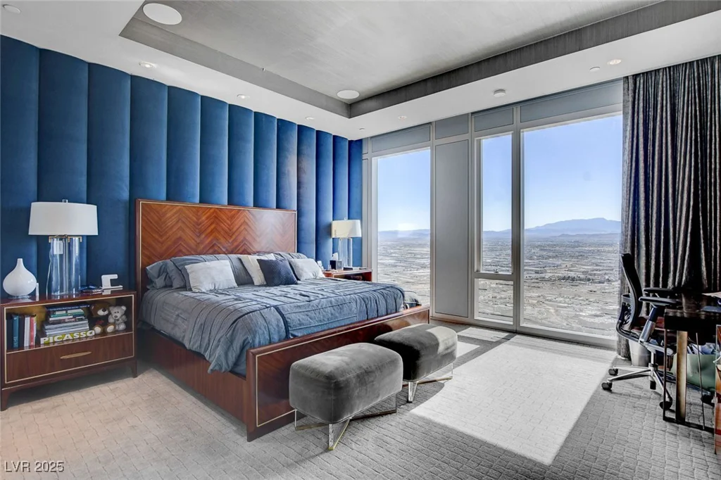 3750 LAS VEGAS BL, Las Vegas, NV 89158
