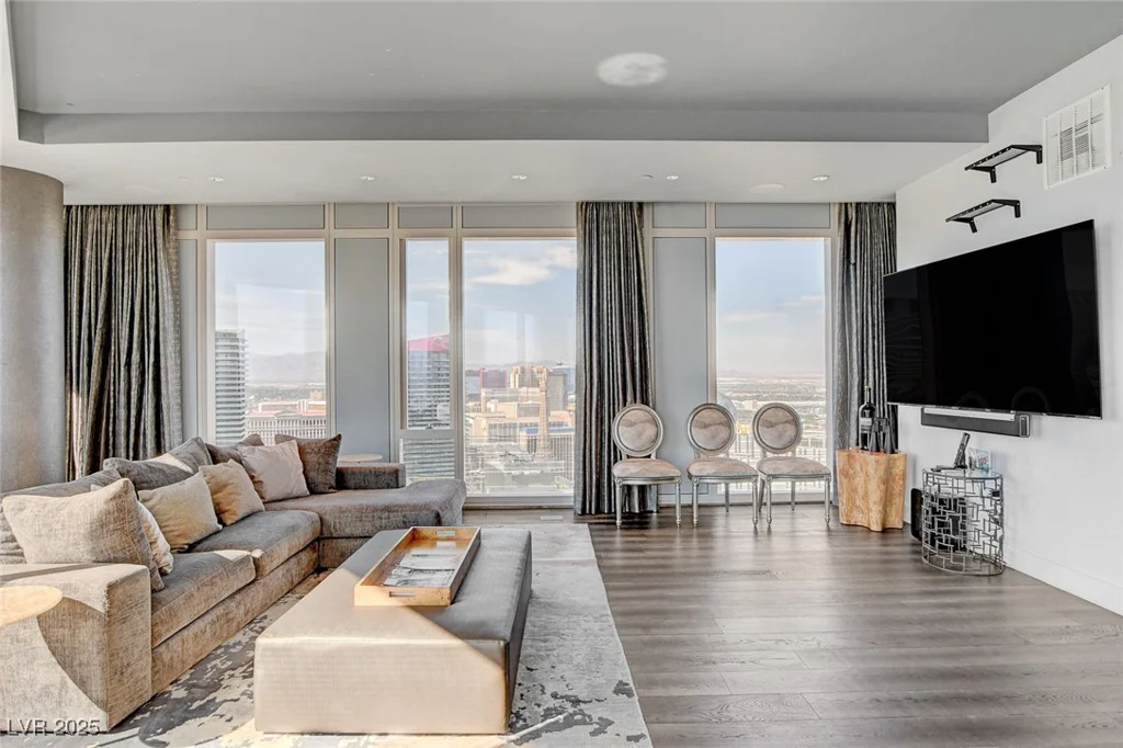 3750 LAS VEGAS BL, Las Vegas, NV 89158