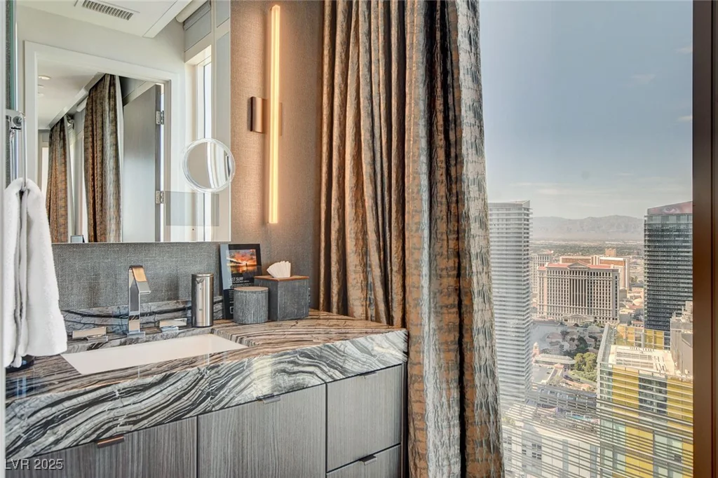 3750 LAS VEGAS BL, Las Vegas, NV 89158