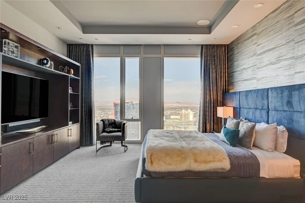 3750 LAS VEGAS BL, Las Vegas, NV 89158