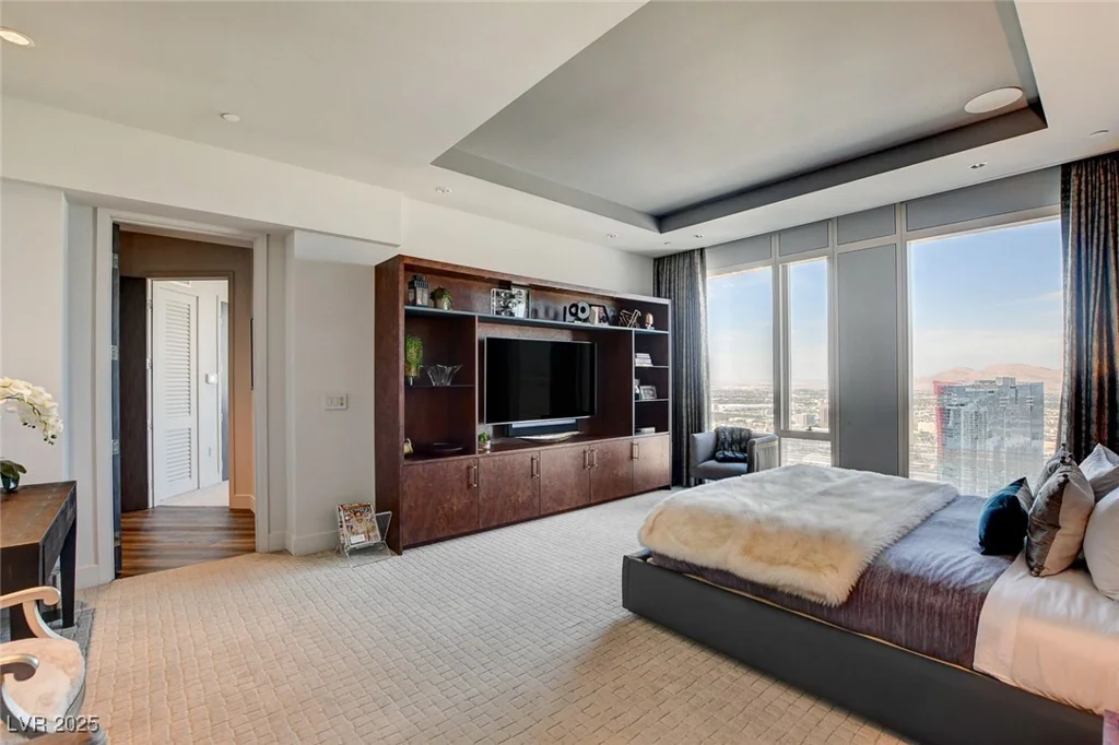 3750 LAS VEGAS BL, Las Vegas, NV 89158