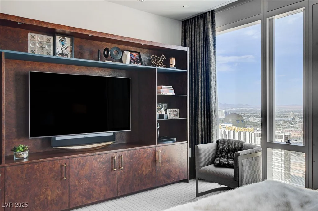 3750 LAS VEGAS BL, Las Vegas, NV 89158