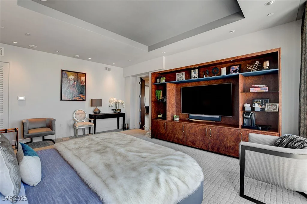 3750 LAS VEGAS BL, Las Vegas, NV 89158