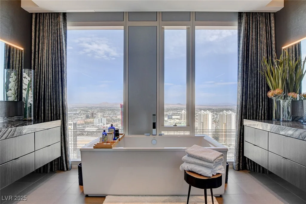 3750 LAS VEGAS BL, Las Vegas, NV 89158