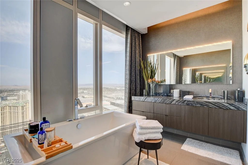 3750 LAS VEGAS BL, Las Vegas, NV 89158