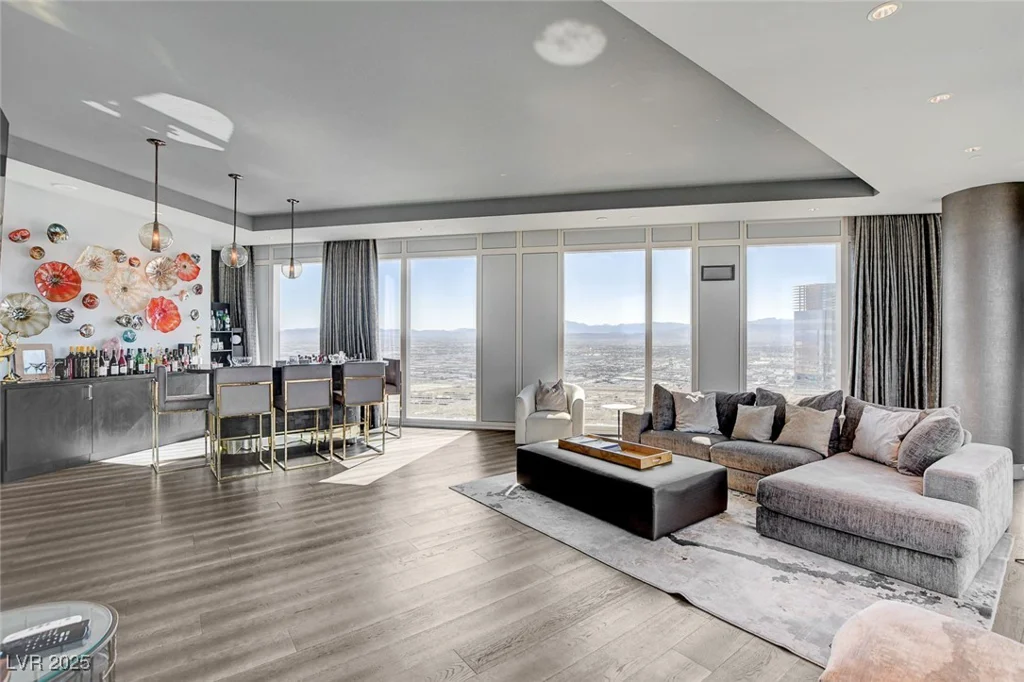 3750 LAS VEGAS BL, Las Vegas, NV 89158