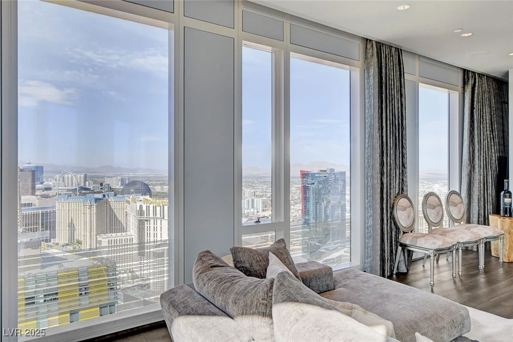 3750 LAS VEGAS BL, Las Vegas, NV 89158