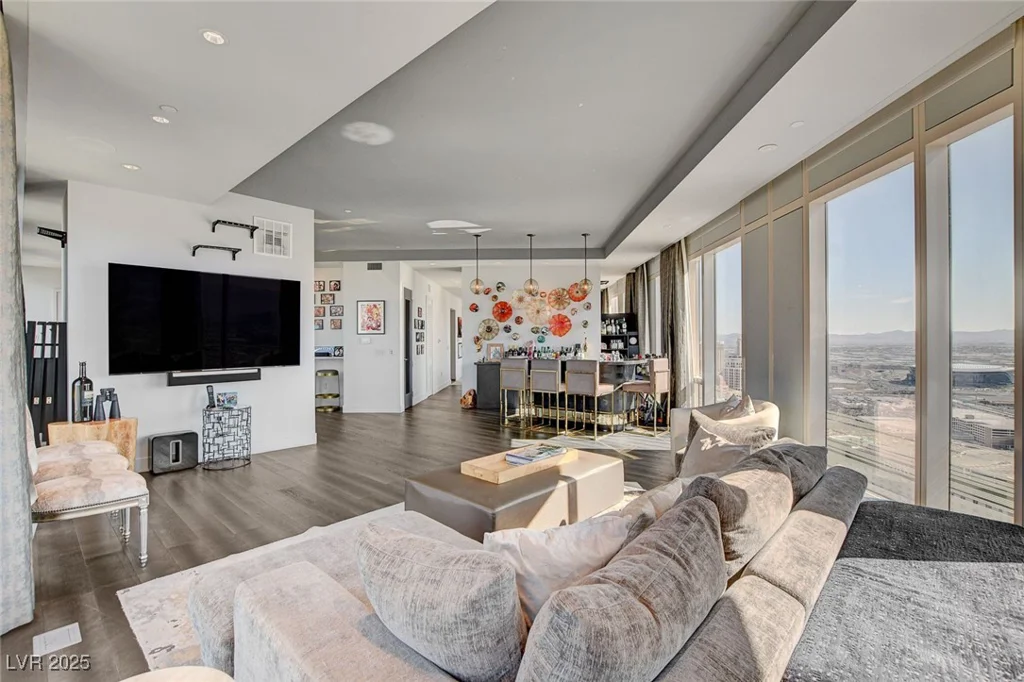 3750 LAS VEGAS BL, Las Vegas, NV 89158
