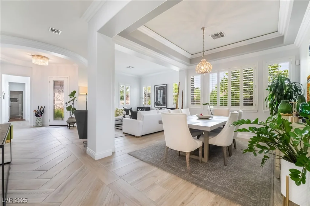 10457 Abbotsbury, Las Vegas, NV 89135