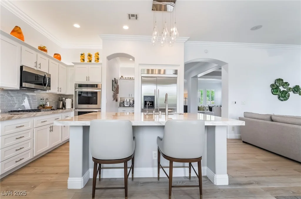 10457 Abbotsbury, Las Vegas, NV 89135