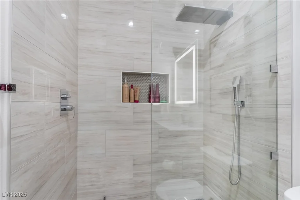 10457 Abbotsbury, Las Vegas, NV 89135