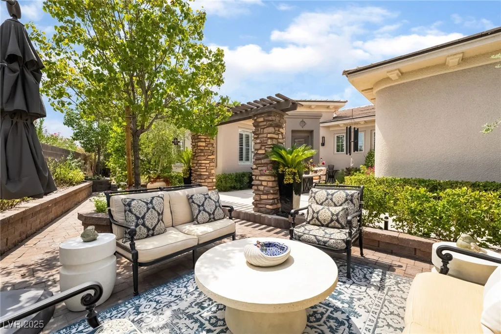 10457 Abbotsbury, Las Vegas, NV 89135