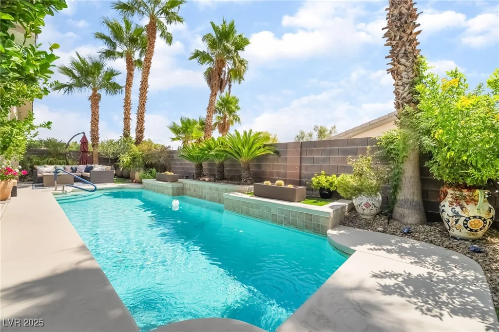 10457 Abbotsbury, Las Vegas, NV 89135