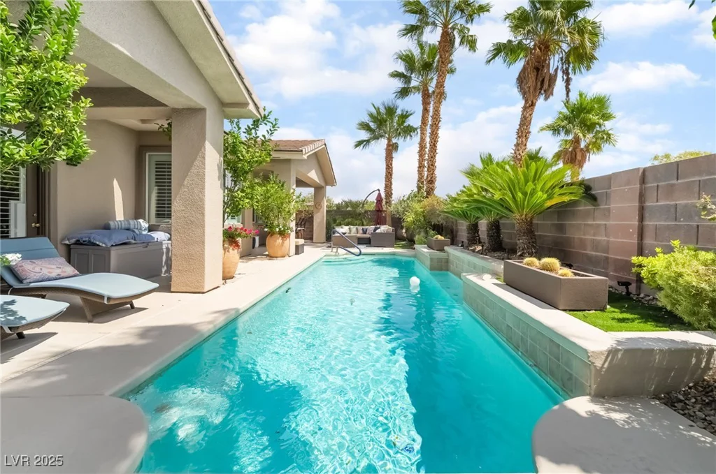 10457 Abbotsbury, Las Vegas, NV 89135