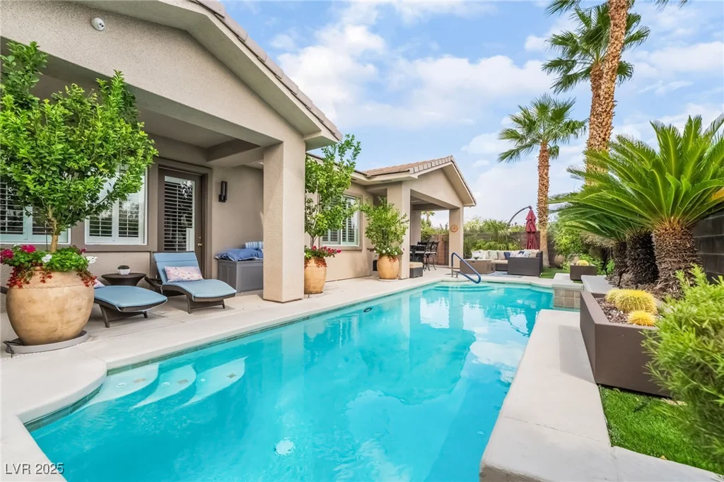 10457 Abbotsbury, Las Vegas, NV 89135