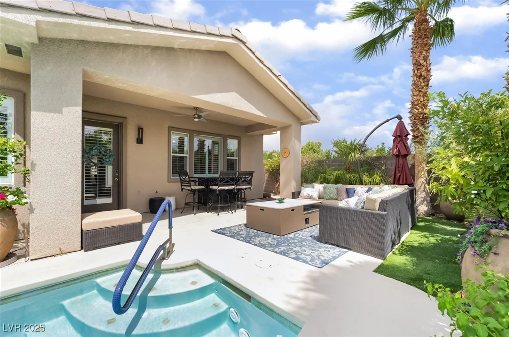 10457 Abbotsbury, Las Vegas, NV 89135