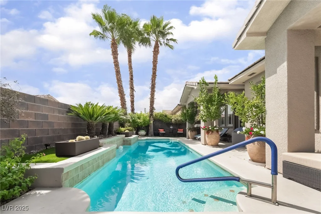 10457 Abbotsbury, Las Vegas, NV 89135
