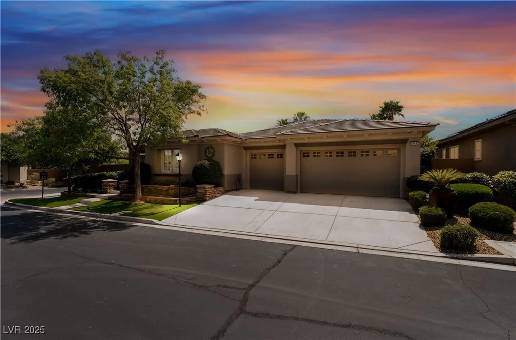 10457 Abbotsbury, Las Vegas, NV 89135