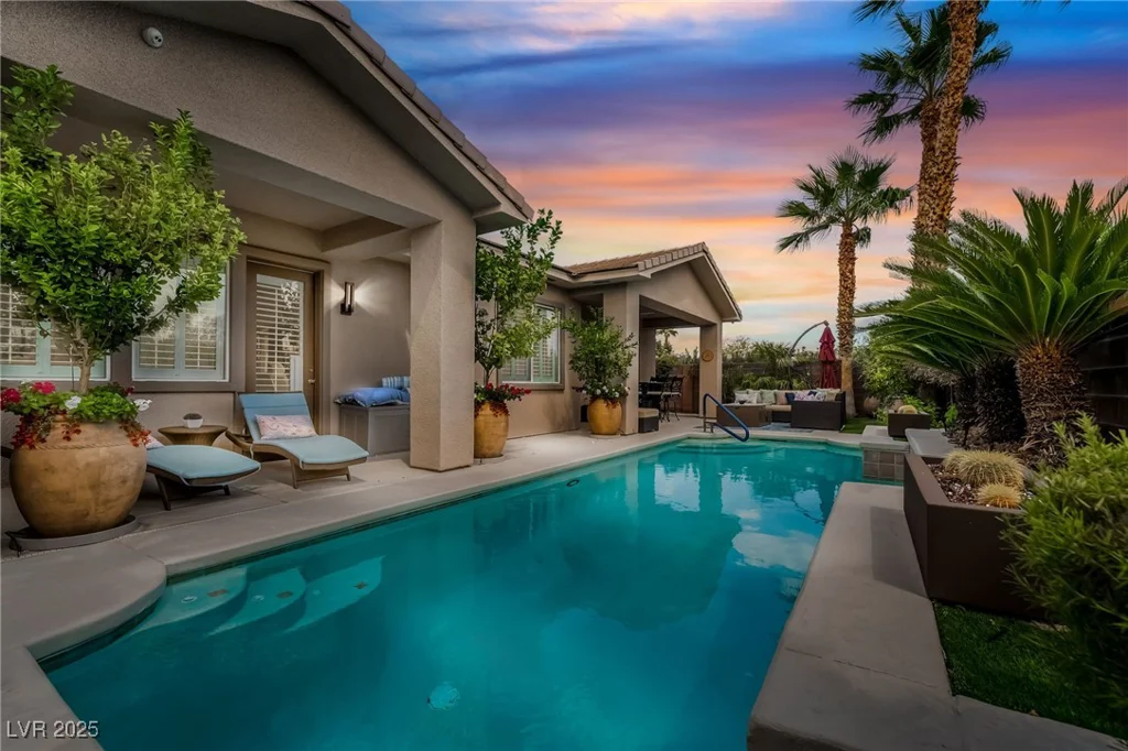 10457 Abbotsbury, Las Vegas, NV 89135