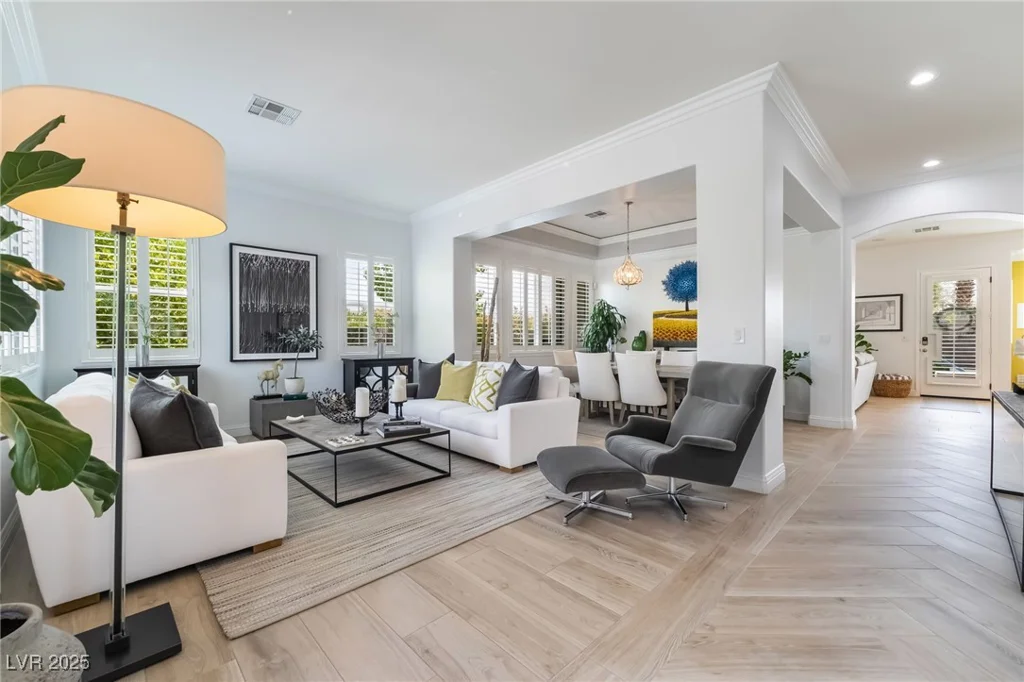 10457 Abbotsbury, Las Vegas, NV 89135
