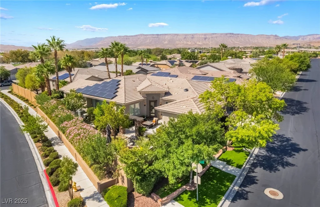 10457 Abbotsbury, Las Vegas, NV 89135