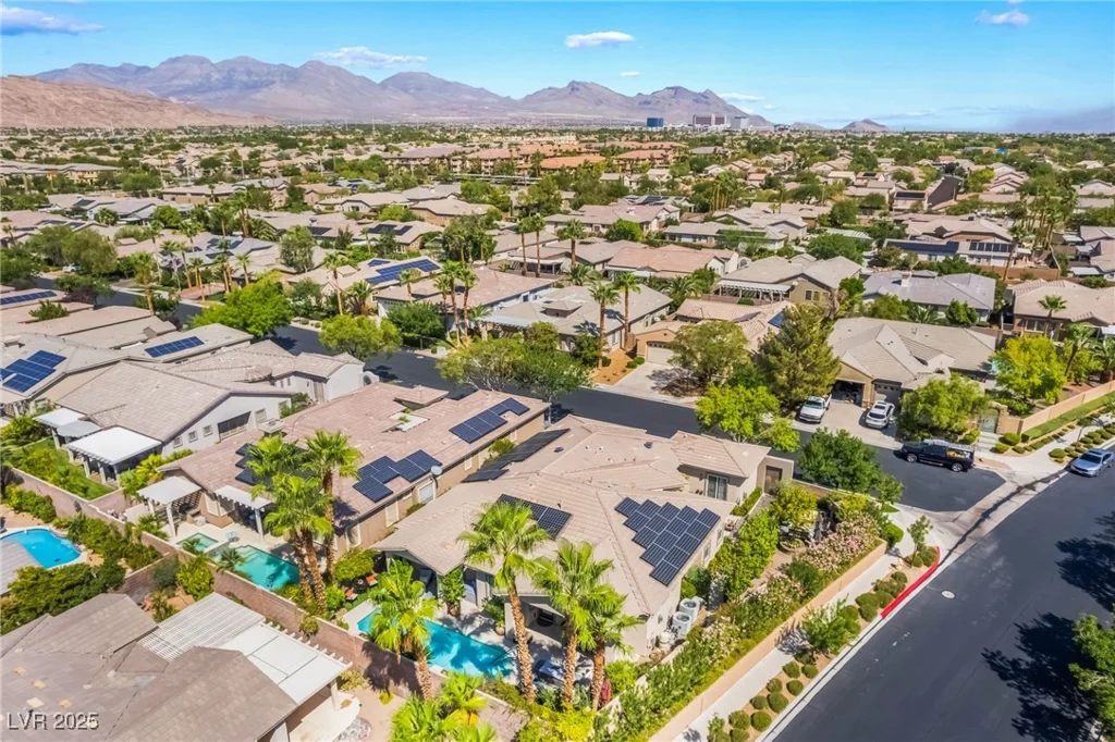10457 Abbotsbury, Las Vegas, NV 89135