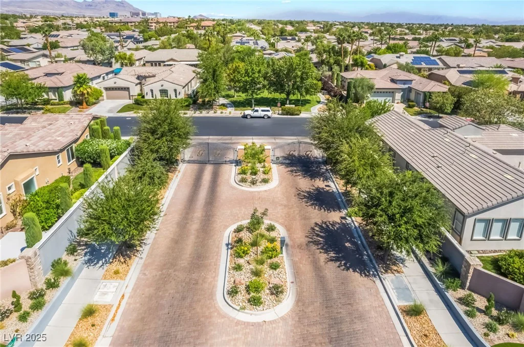 10457 Abbotsbury, Las Vegas, NV 89135