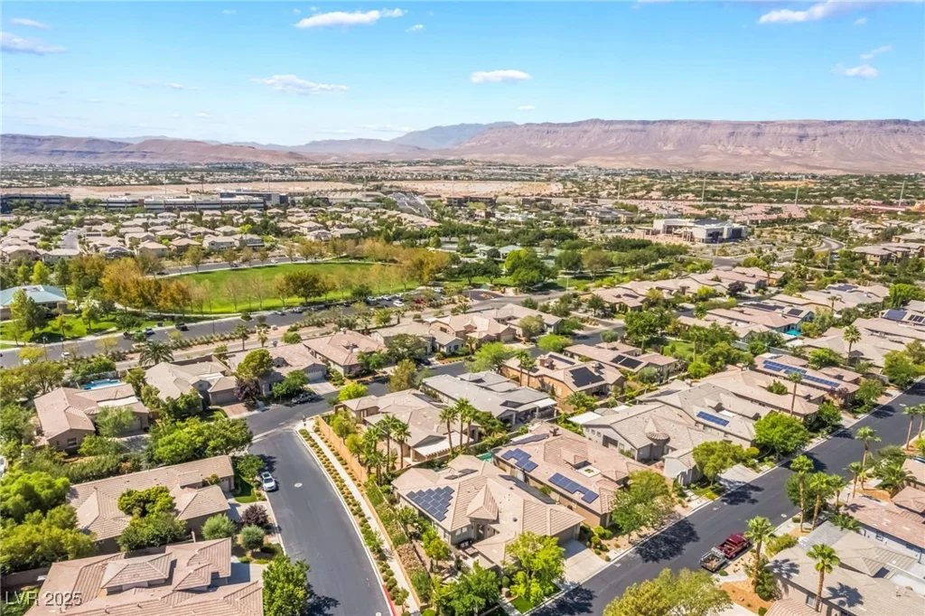 10457 Abbotsbury, Las Vegas, NV 89135