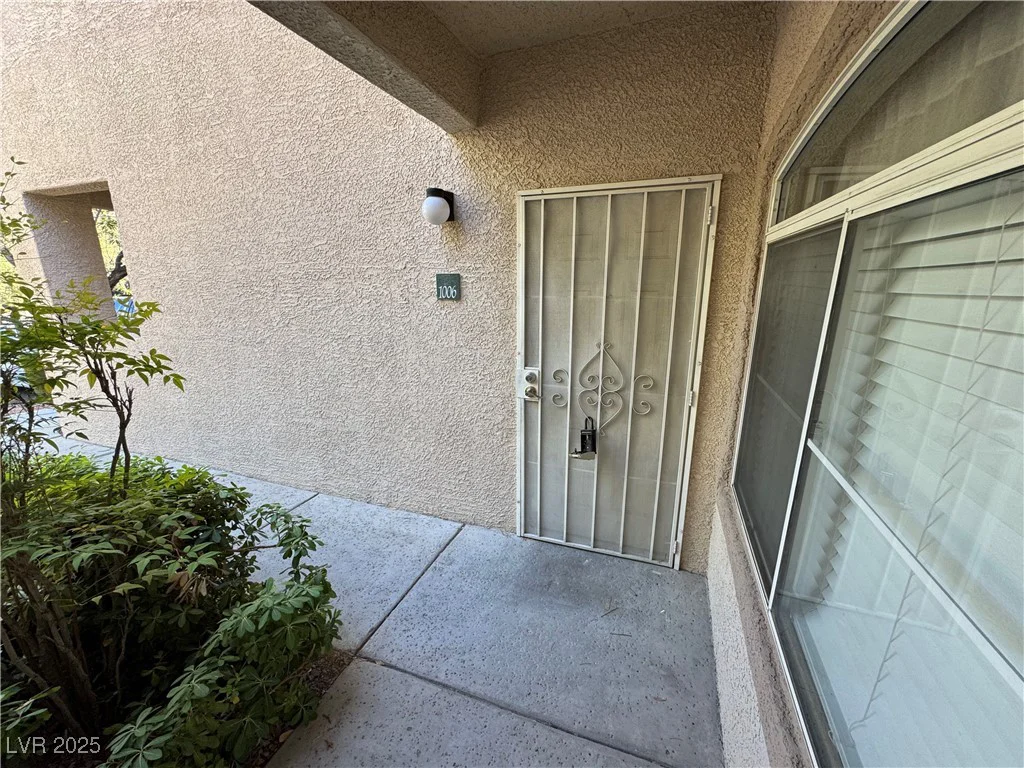 5415 Harmon, Las Vegas, NV 89103