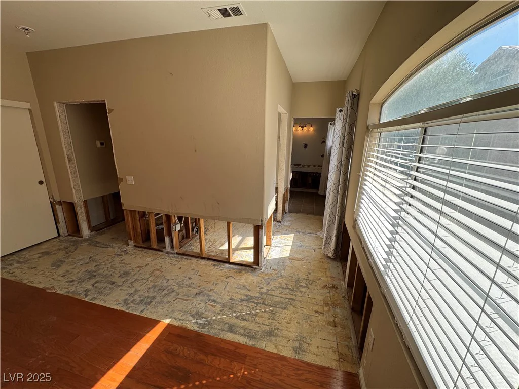 5415 Harmon, Las Vegas, NV 89103