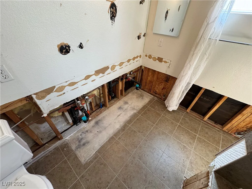 5415 Harmon, Las Vegas, NV 89103