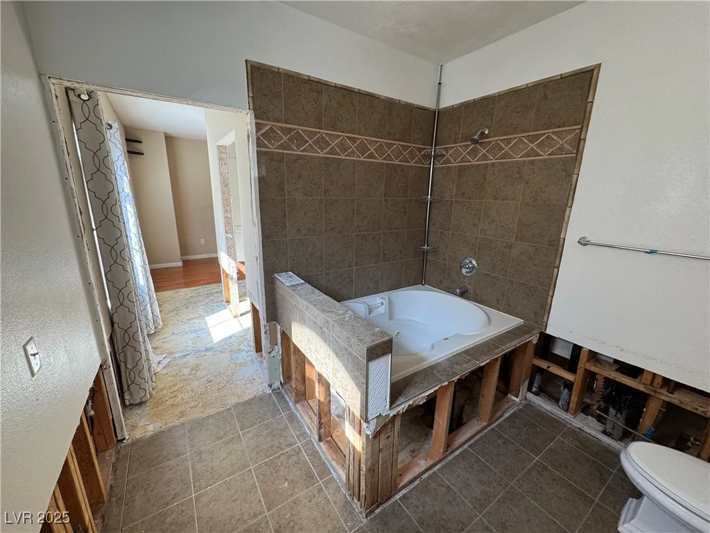 5415 Harmon, Las Vegas, NV 89103