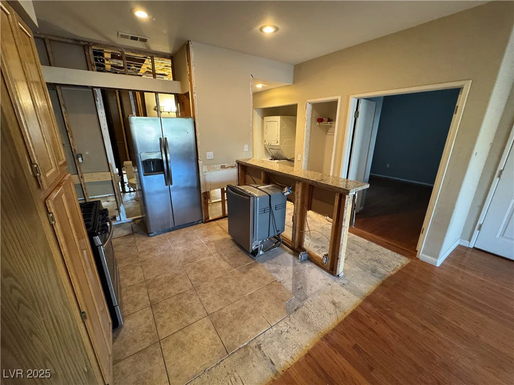 5415 Harmon, Las Vegas, NV 89103
