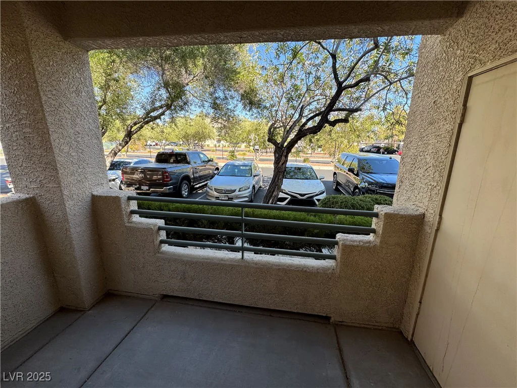 5415 Harmon, Las Vegas, NV 89103