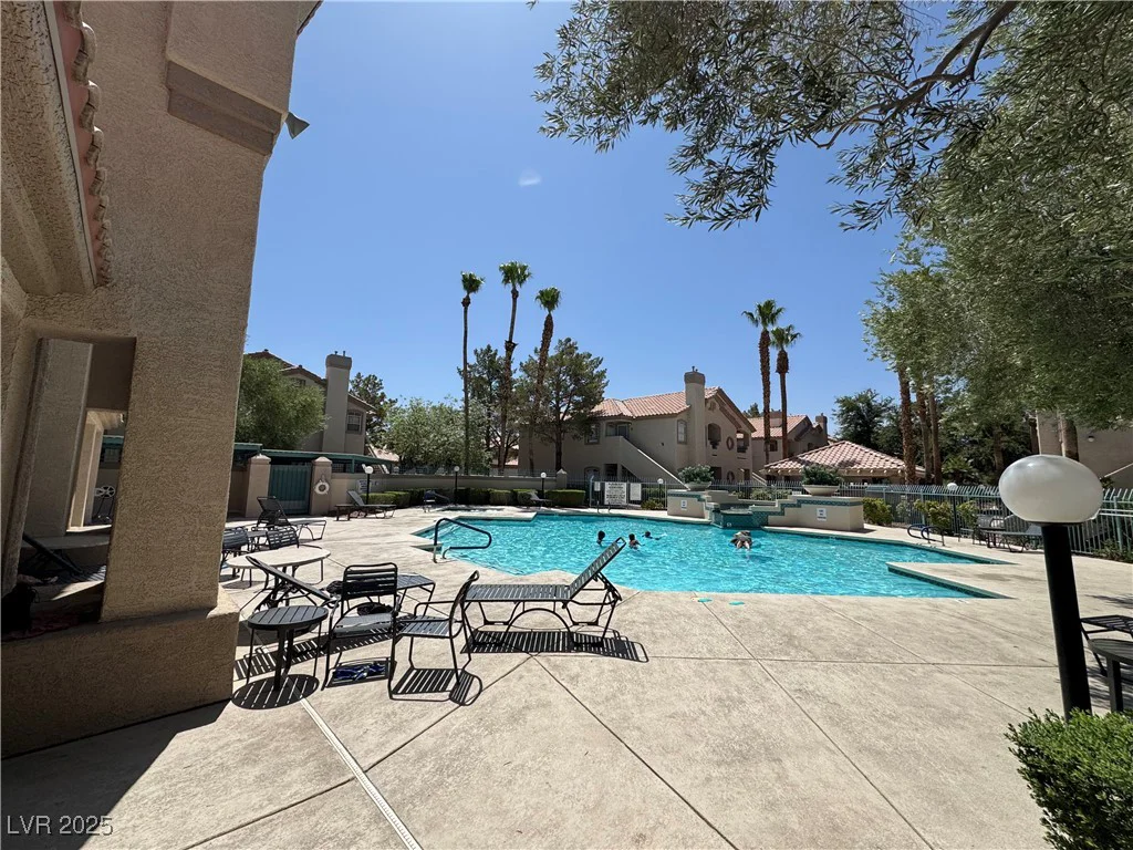 5415 Harmon, Las Vegas, NV 89103