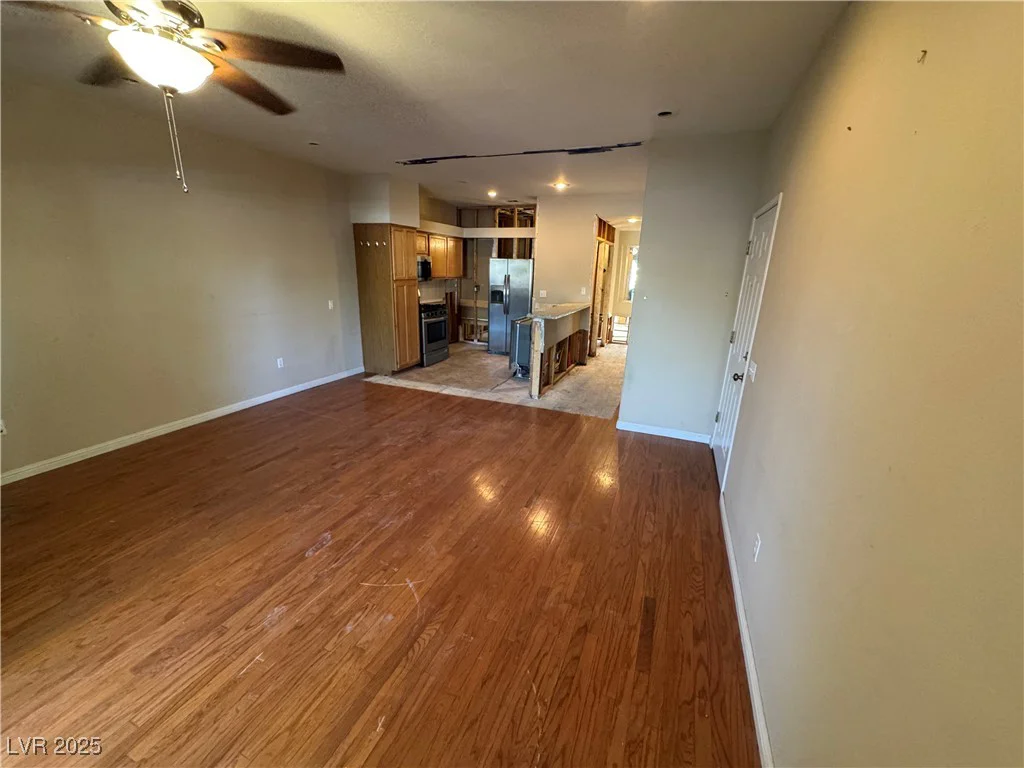 5415 Harmon, Las Vegas, NV 89103