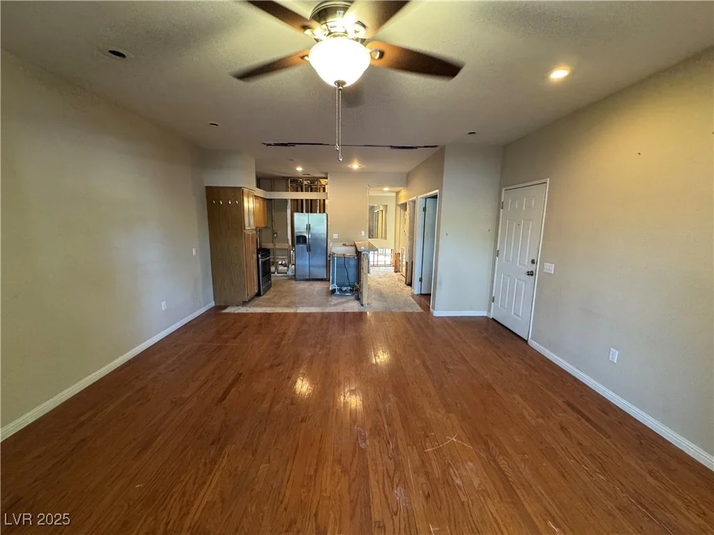 5415 Harmon, Las Vegas, NV 89103