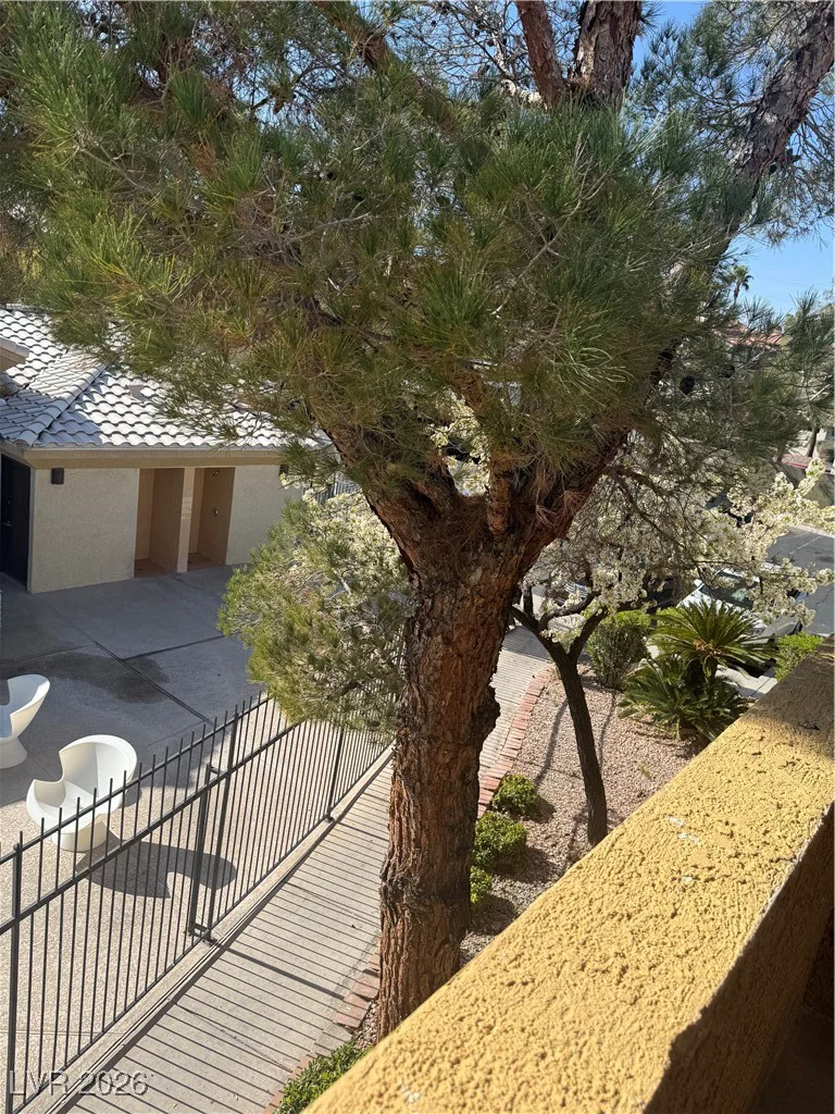 8400 Charleston, Las Vegas, NV 89117