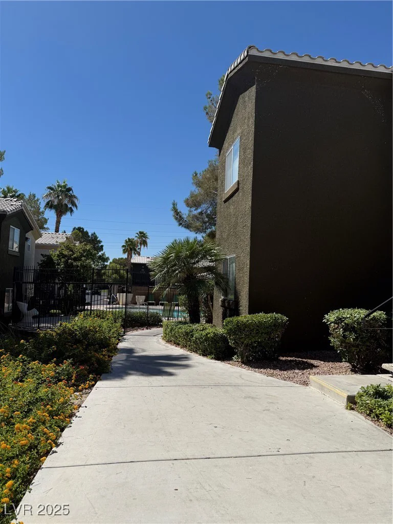 8400 Charleston, Las Vegas, NV 89117