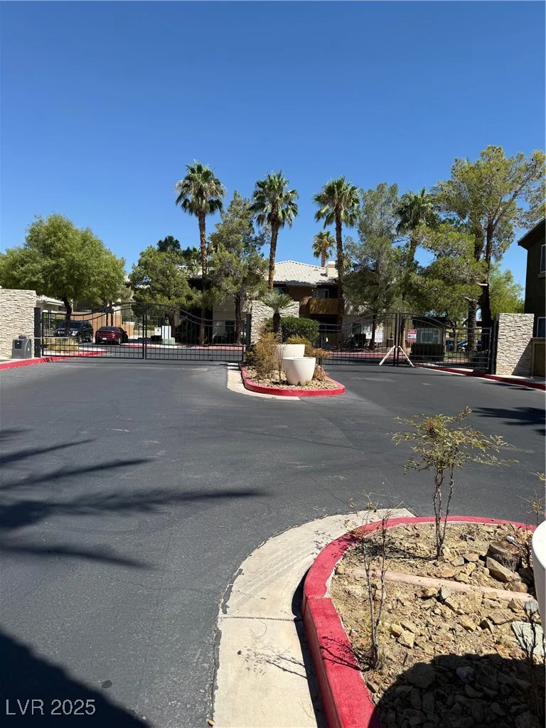 8400 Charleston, Las Vegas, NV 89117