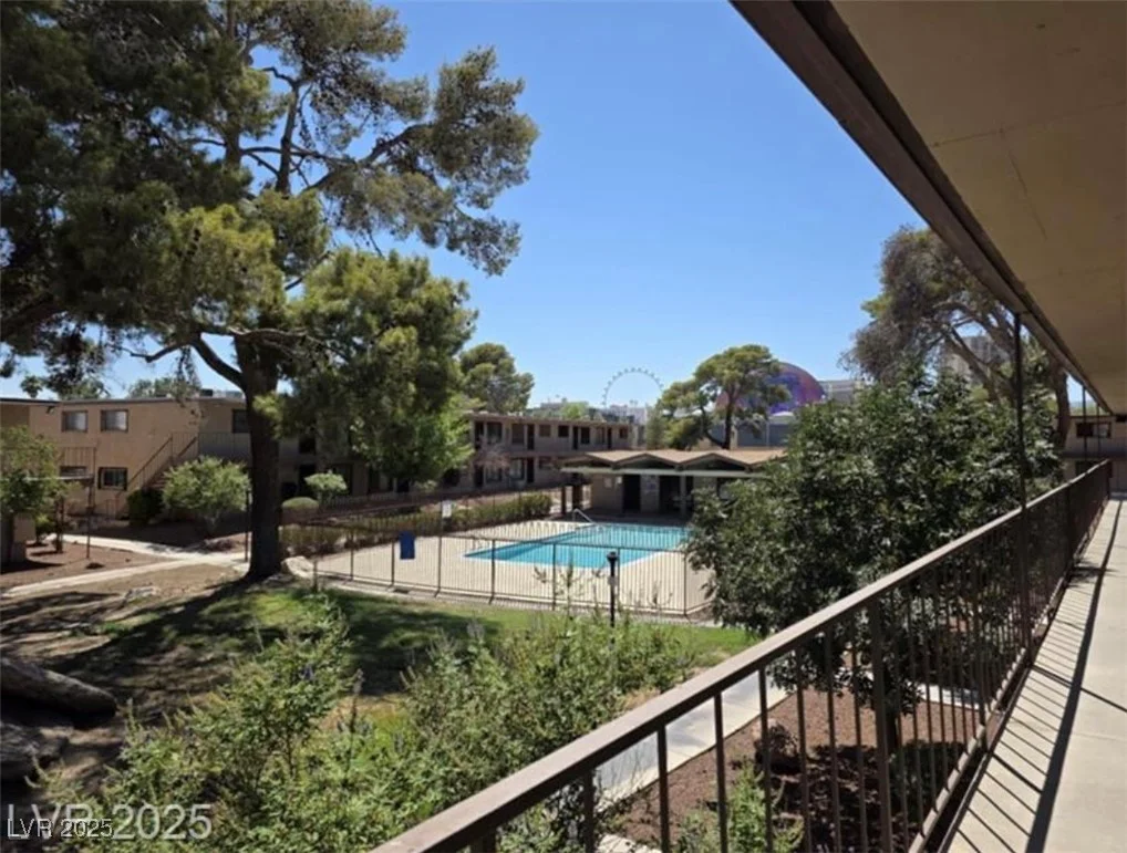 615 Royal Crest, Las Vegas, NV 89169