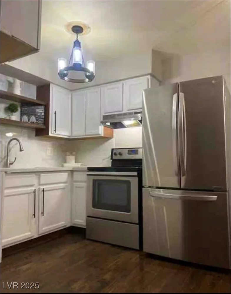 615 Royal Crest, Las Vegas, NV 89169