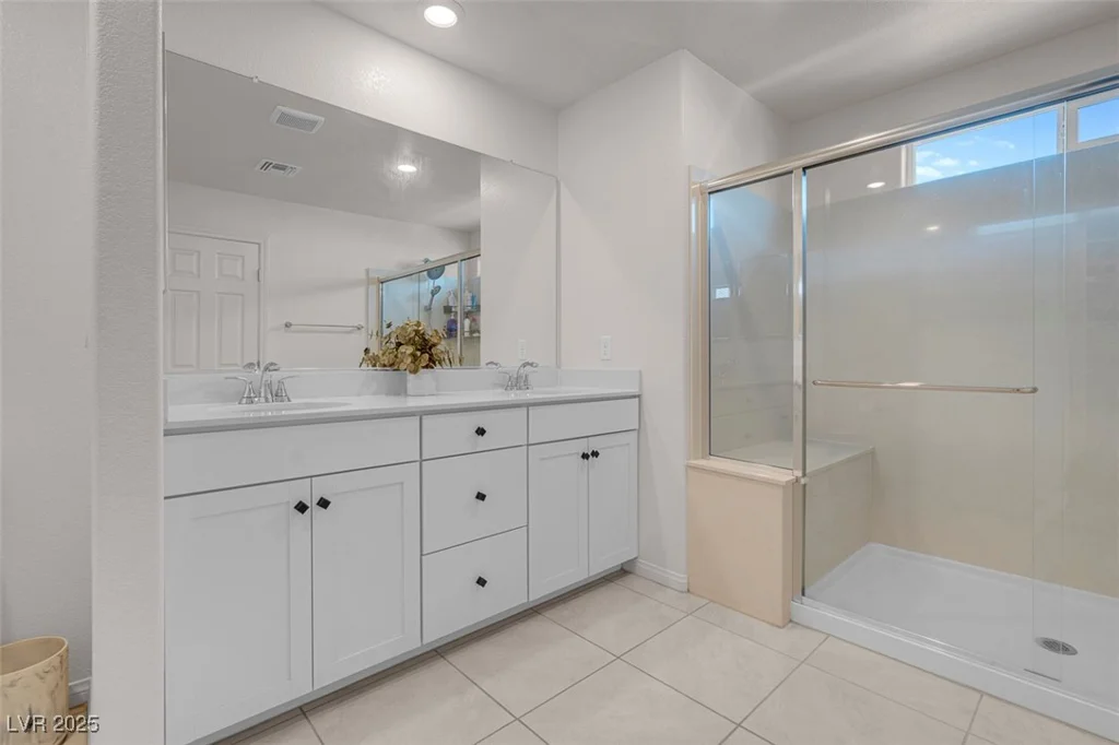 3739 Rabbit Hollow, Las Vegas, NV 89129