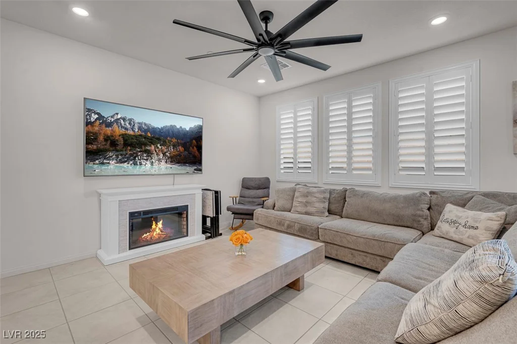 3739 Rabbit Hollow, Las Vegas, NV 89129
