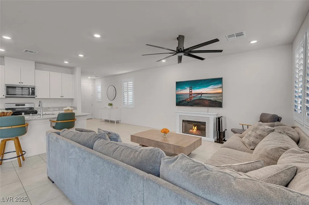 3739 Rabbit Hollow, Las Vegas, NV 89129