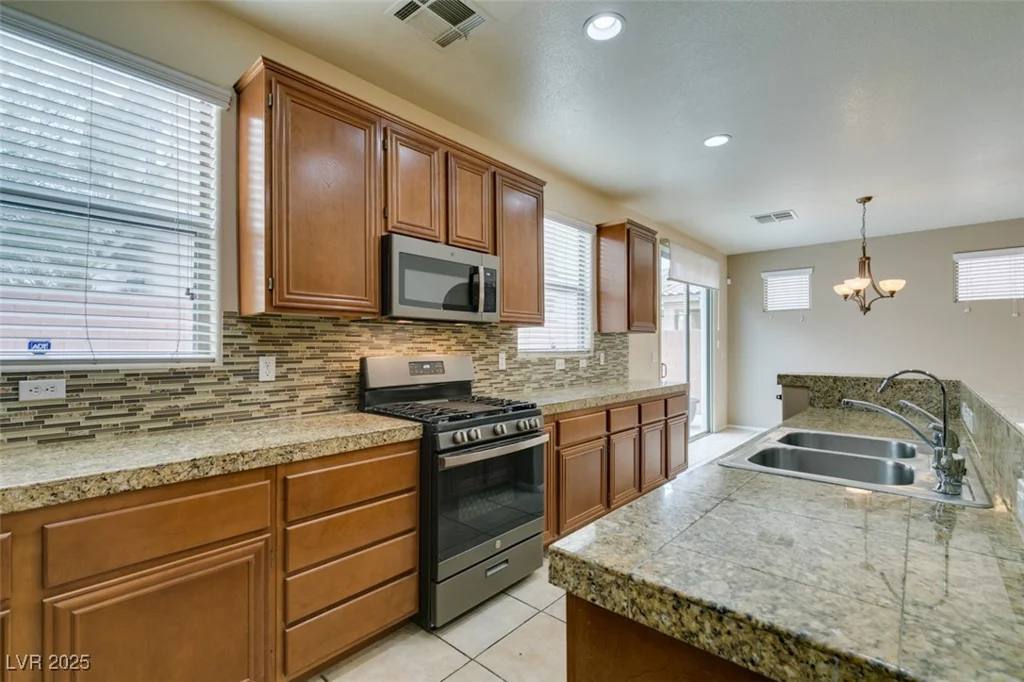 6067 Doroca, Las Vegas, NV 89148