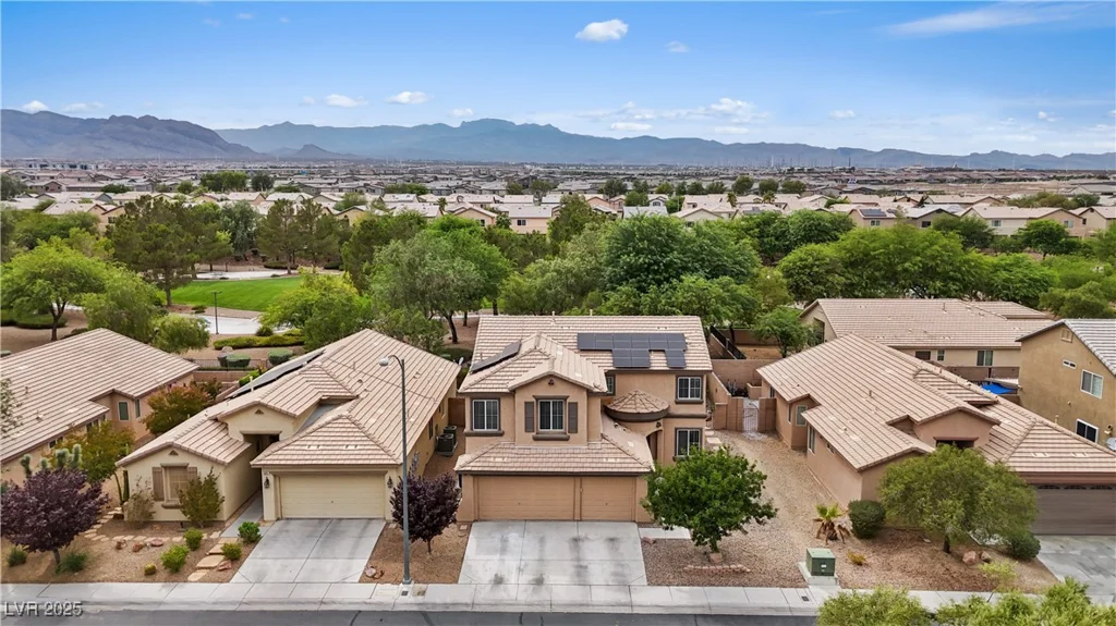 9807 Red Deer, Las Vegas, NV 89143